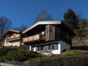 Гостиница Charming Wooden Chalet in Walchen with Balcony  Пизендорф